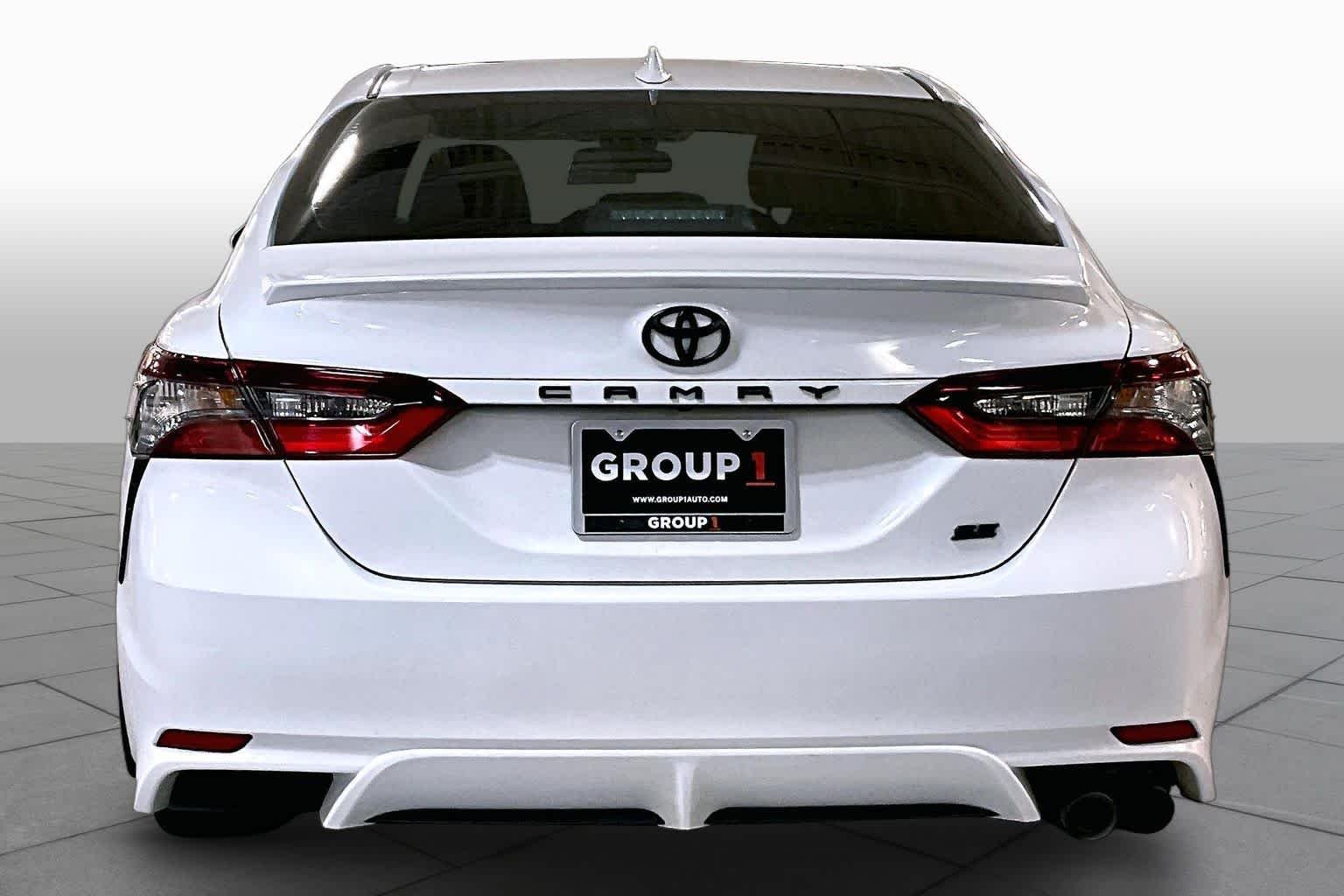 Used 2023 Ice Cap Toyota SE image 5