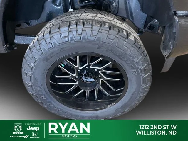 Used 2017 Black Ford Platinum image 37
