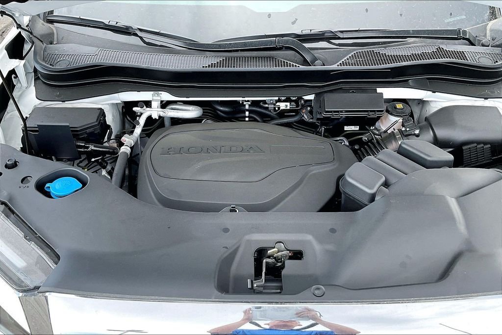 New 2026 Platinum White Pearl Honda RTL image 11