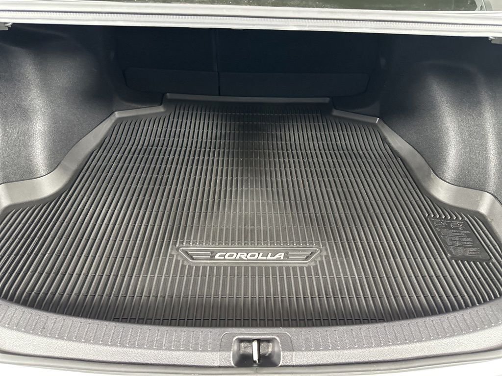 Used 2020 Silver Toyota LE image 23
