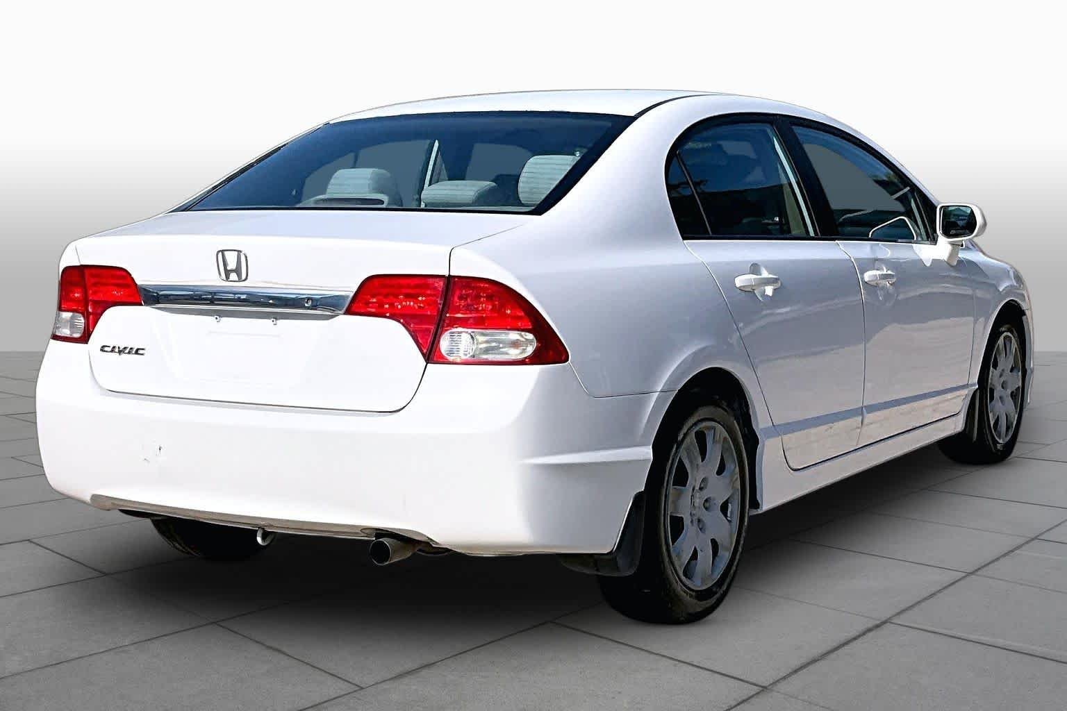 Used 2011 Taffeta White Honda LX image 11
