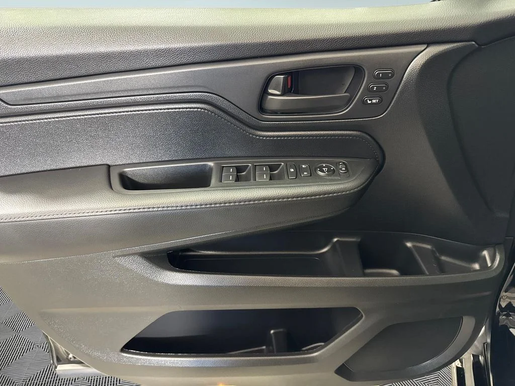 2025 Honda Odyssey Sport L - Photo 19