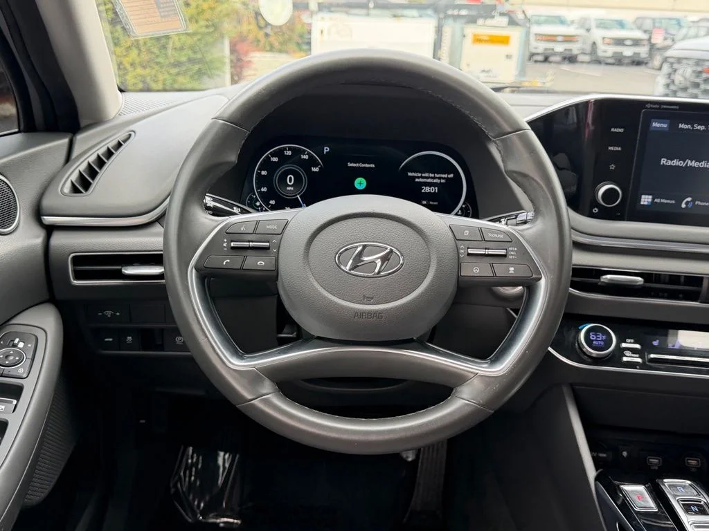 Used 2021 Shimmering Silver Pearl Hyundai SEL image 21