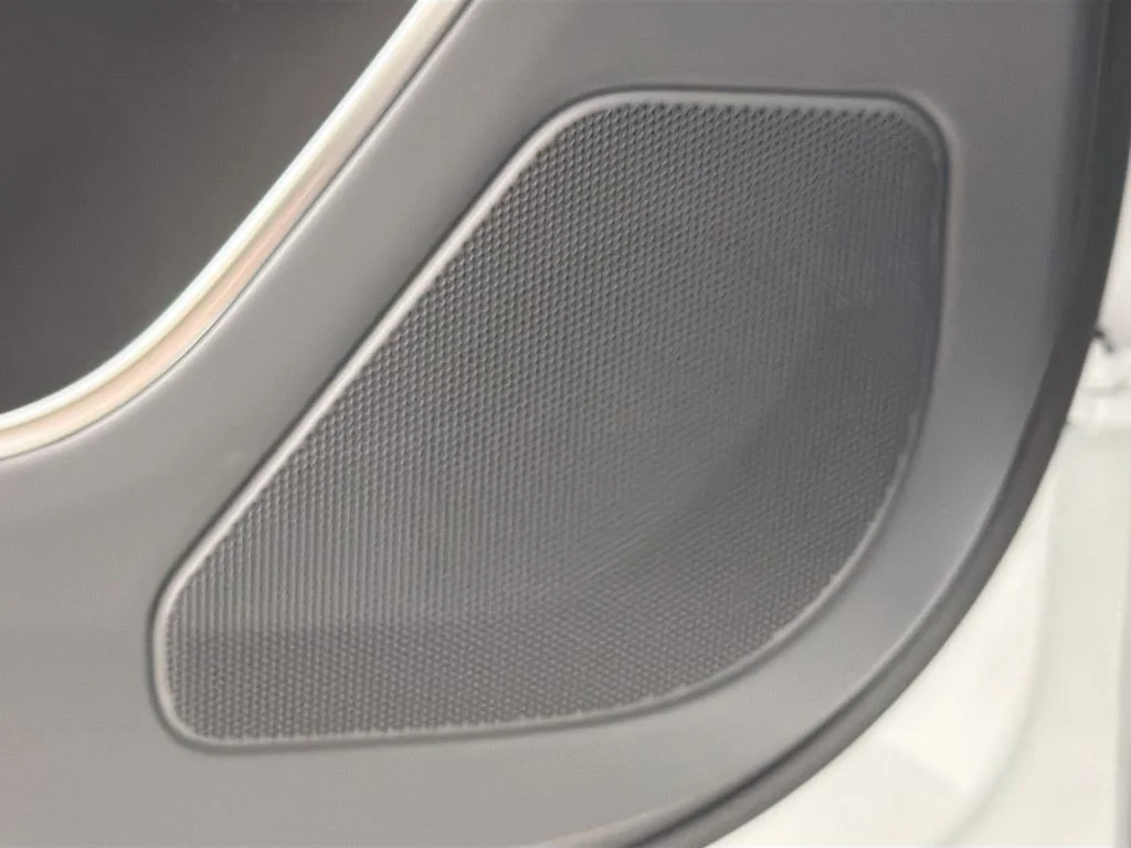 New 2026 Fuji White Land Rover SE image 19