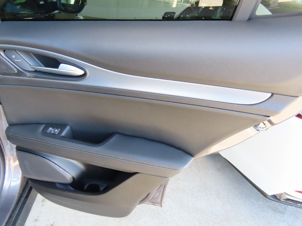 2025 Alfa Romeo Stelvio Base - Photo 16
