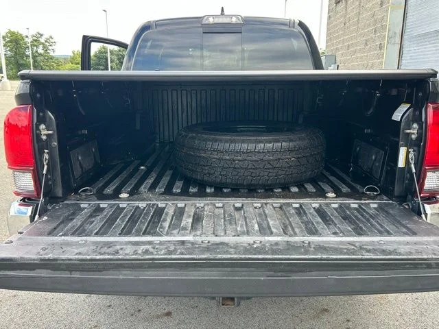 Used 2018 Black Toyota SR5 image 18