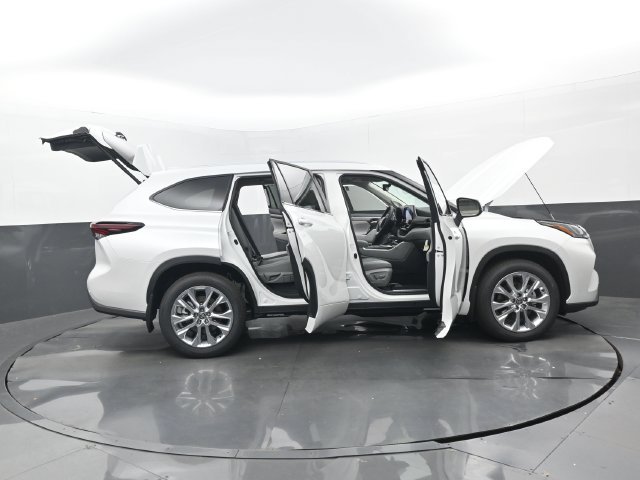 New 2026 Wind Chill Pearl Toyota Limited image 33