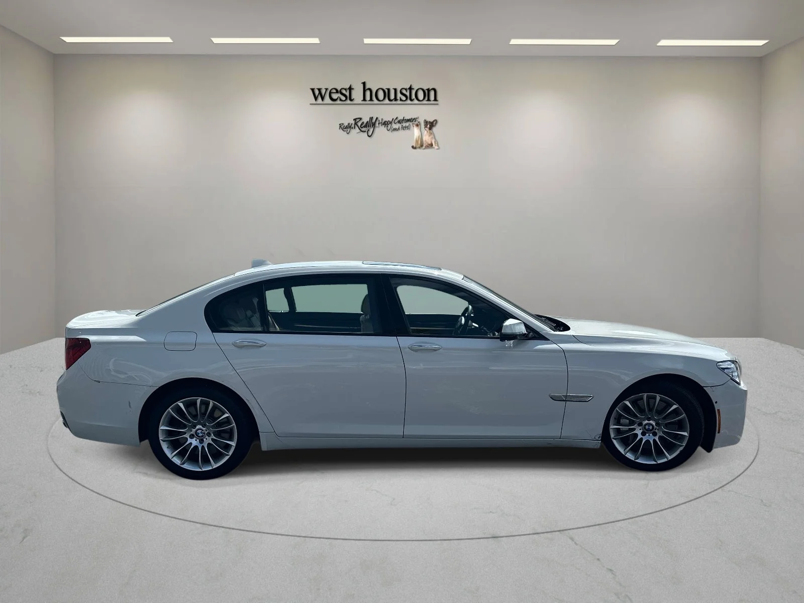 Used 2015 Alpine White BMW 4dr Sdn 750Li xDrive AWD image 3