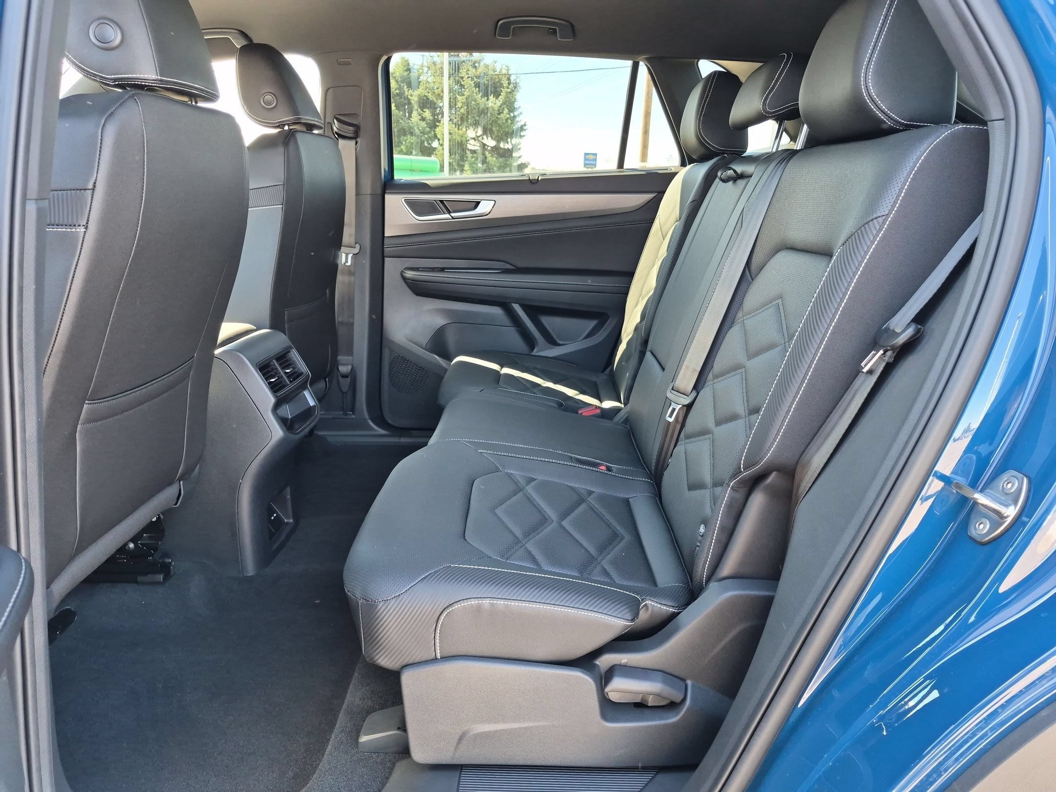 New 2026 Mountain Lake Blue Metallic Volkswagen 2.0T SE w/Technology image 14