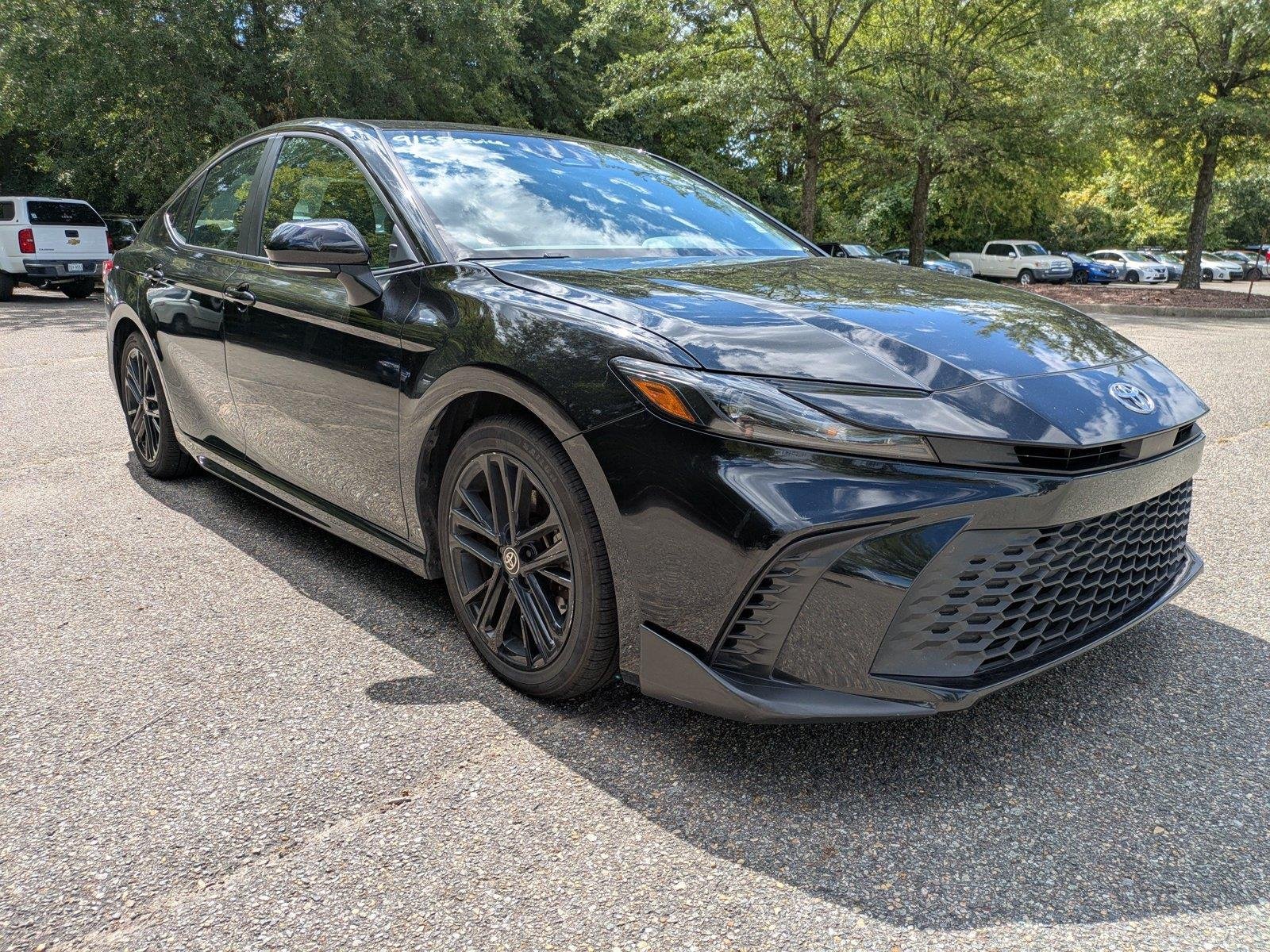 Used 2025  Toyota SE image 2