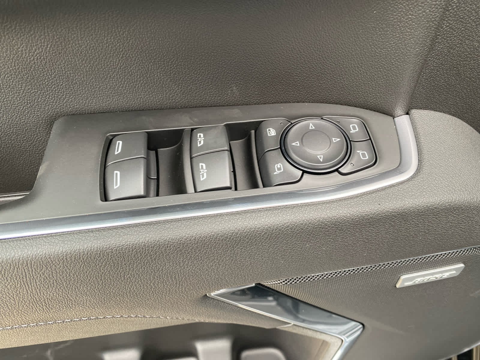 2026 GMC Sierra 1500 SLT - Photo 8