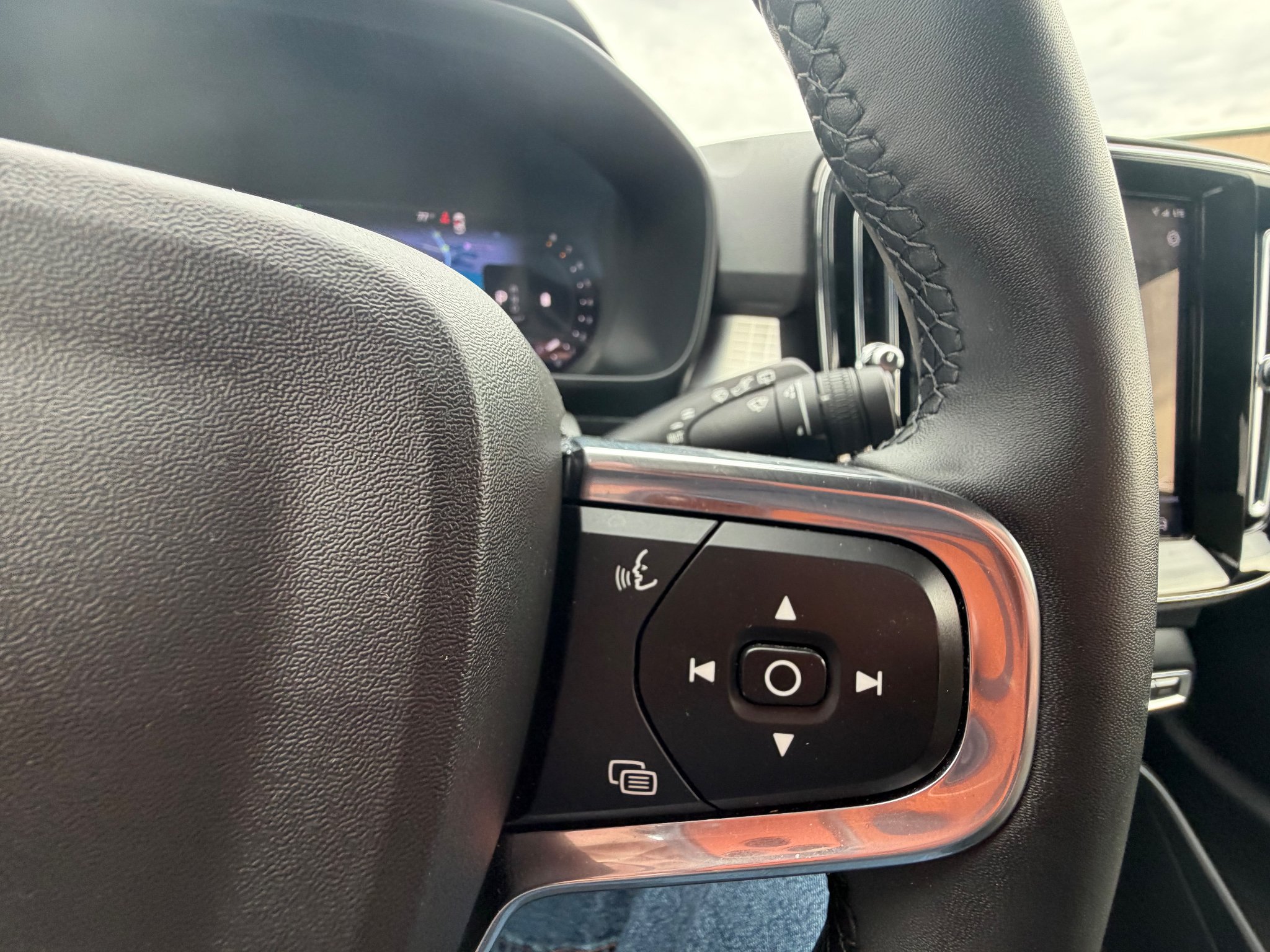 Used 2023 Thunder Grey Metallic Volvo Core image 16