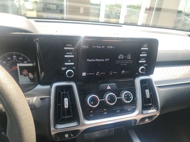 2022 Kia Sorento LX AT's photo