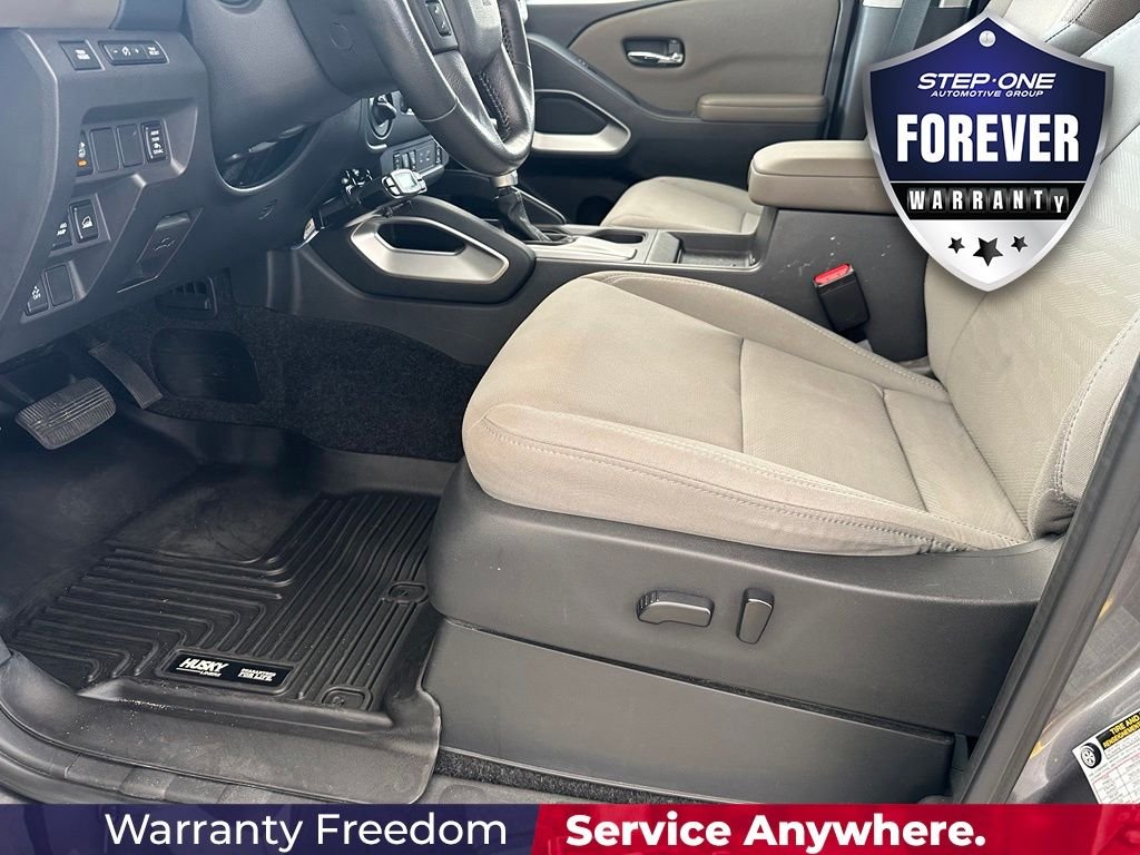 Used 2022 Gray Nissan SV image 13