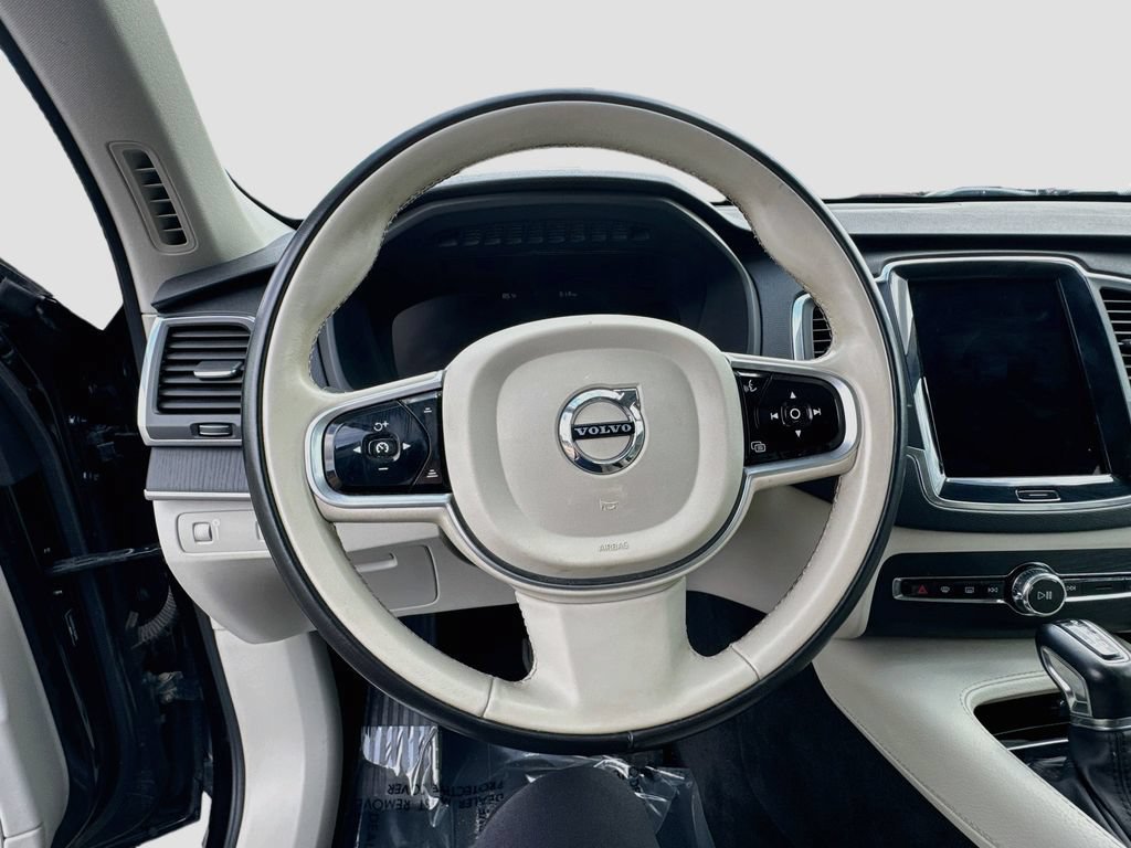 Used 2020 Black Volvo Momentum image 11