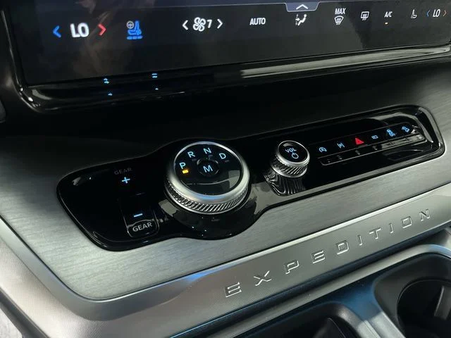 New 2027 Agate Black Metallic Ford Platinum image 22