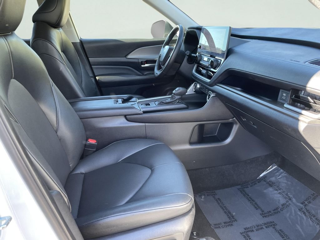 Used 2024 Beige Toyota XLE image 13