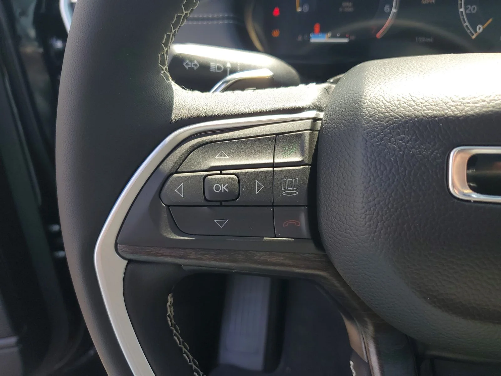 Used 2025 Black Jeep Limited image 17