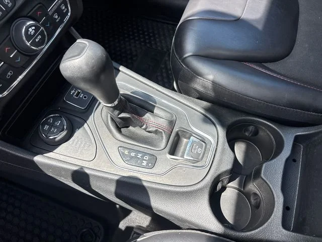 Used 2021 Green Jeep Trailhawk image 26