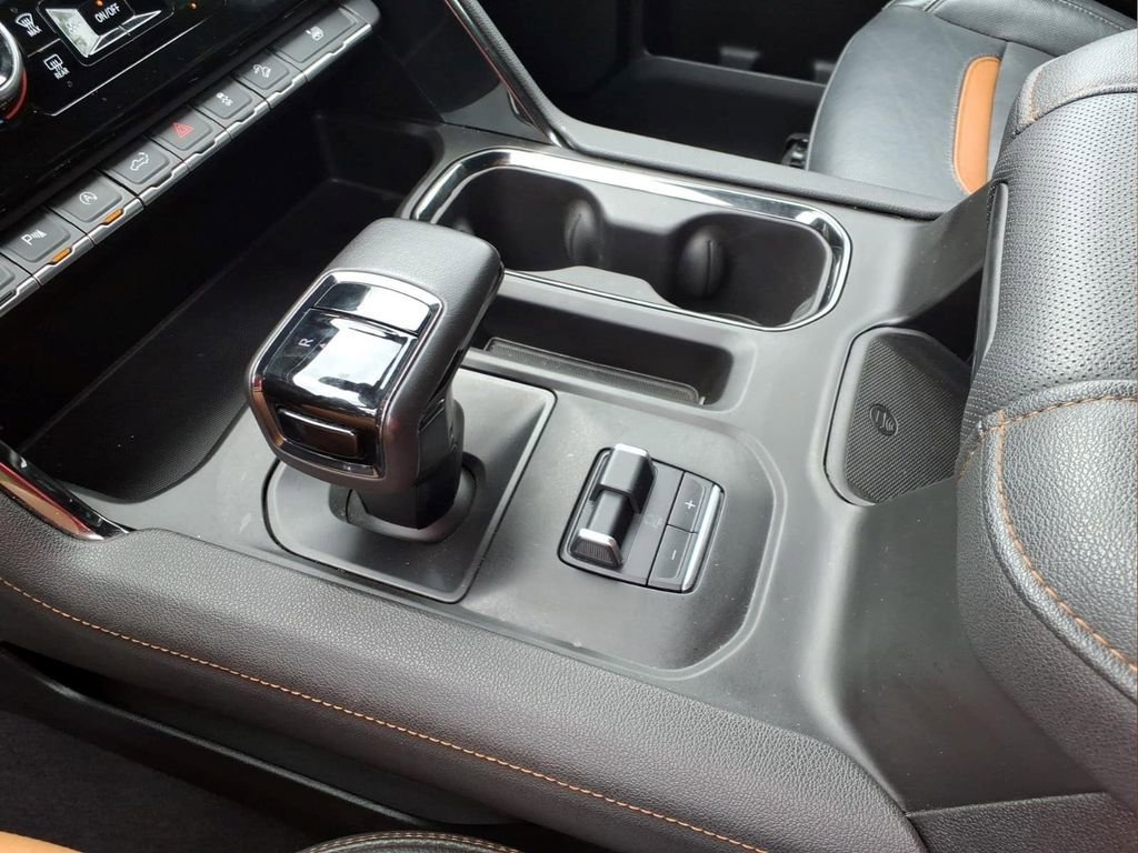 Used 2022 Summit White GMC AT4 image 9