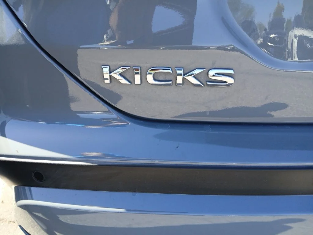 Certified Used 2023 Gray Nissan SR image 4