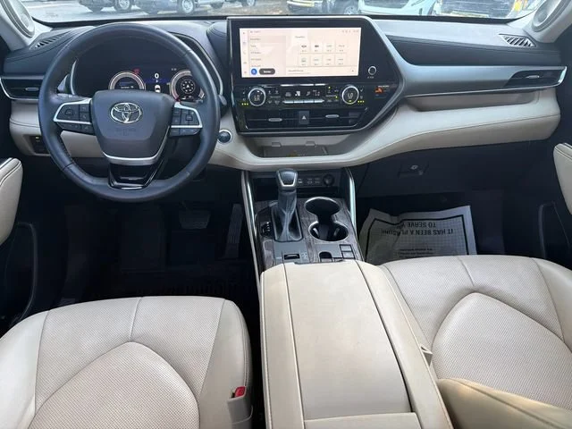 Used 2024 Off-white Toyota Limited image 23