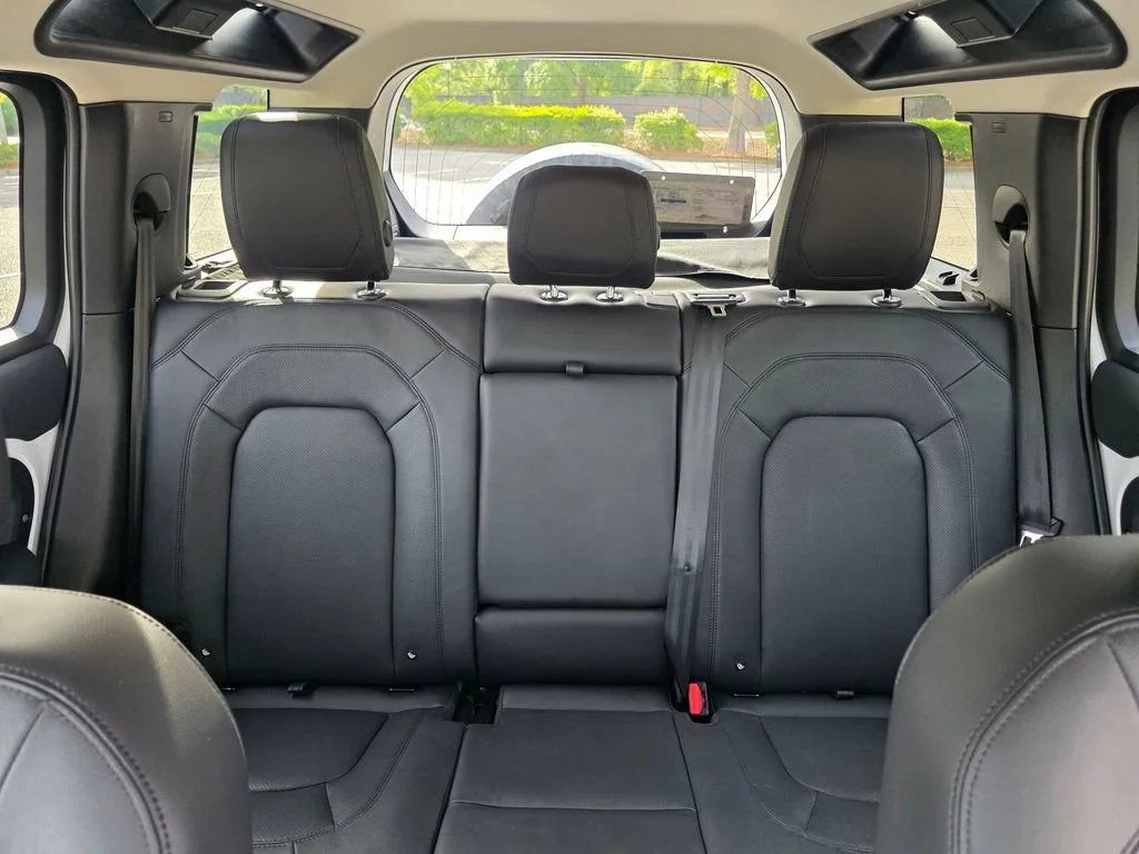 Used 2023  Land Rover S image 25