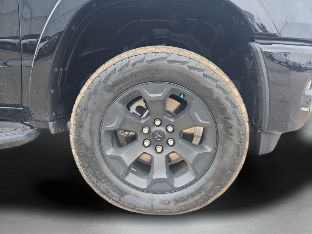 New 2026 Diamond Black Crystal Pearl-Coat Exterior Paint RAM Big Horn/Lone Star image 46