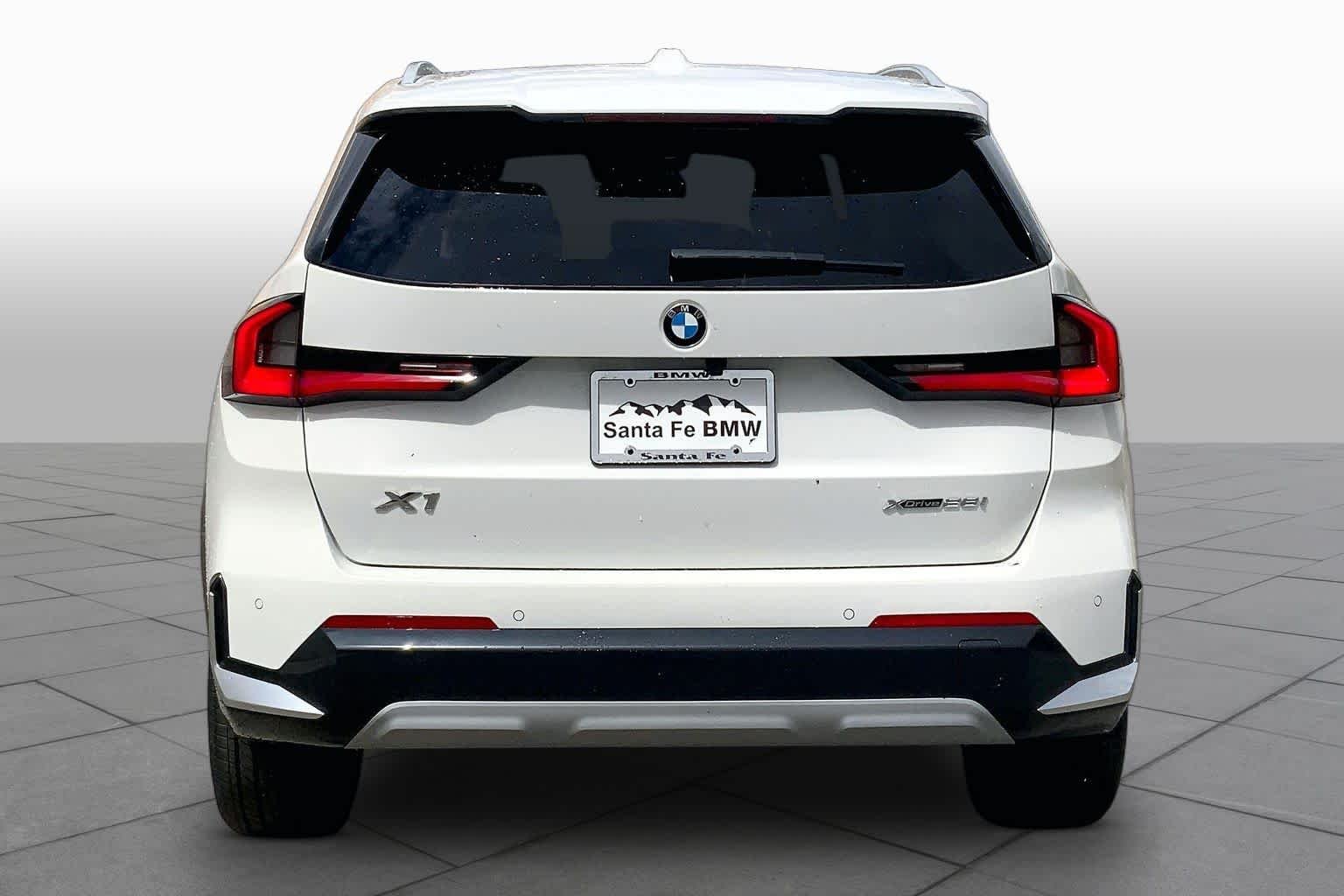 New 2026 Alpine White BMW xDrive28i image 4
