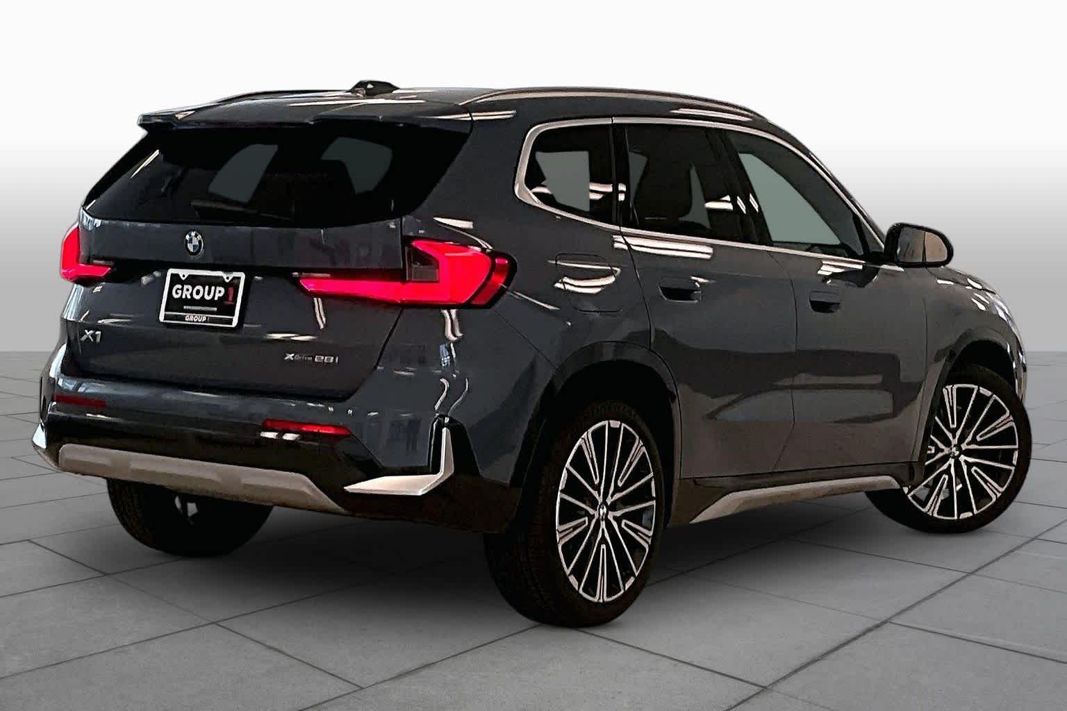 Used 2025 Storm Bay Metallic BMW xDrive28i image 12
