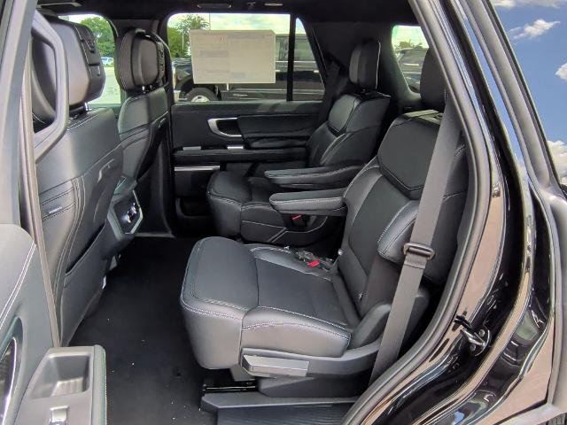 New 2026 Agate Black Metallic Ford Platinum® image 93