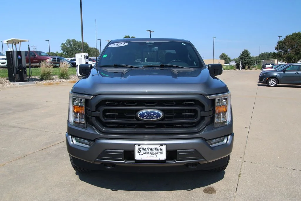 Used 2023  Ford XLT image 2