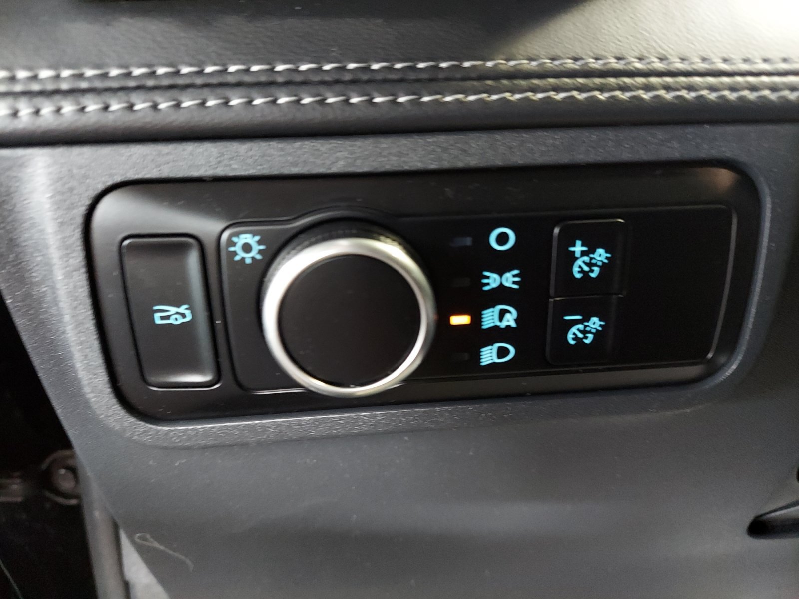 Used 2024 Shadow Black Ford GT Premium image 27