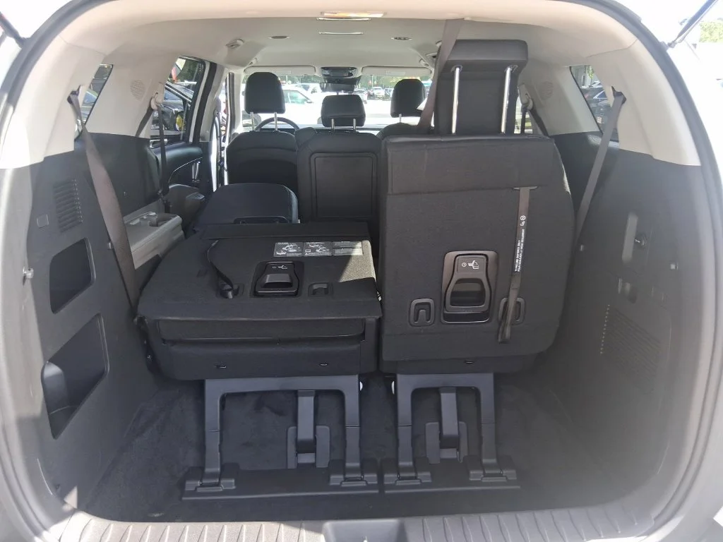 Used 2026 White Kia LXS image 19