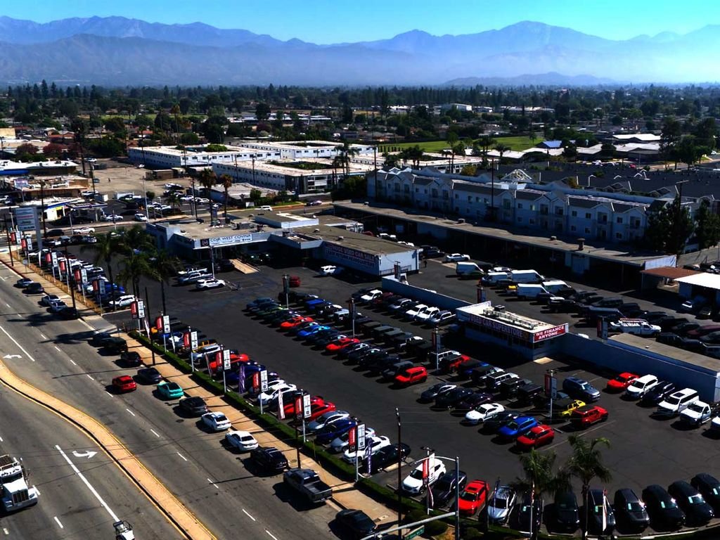 Used 2023 White Jeep Willys 4xe image 2