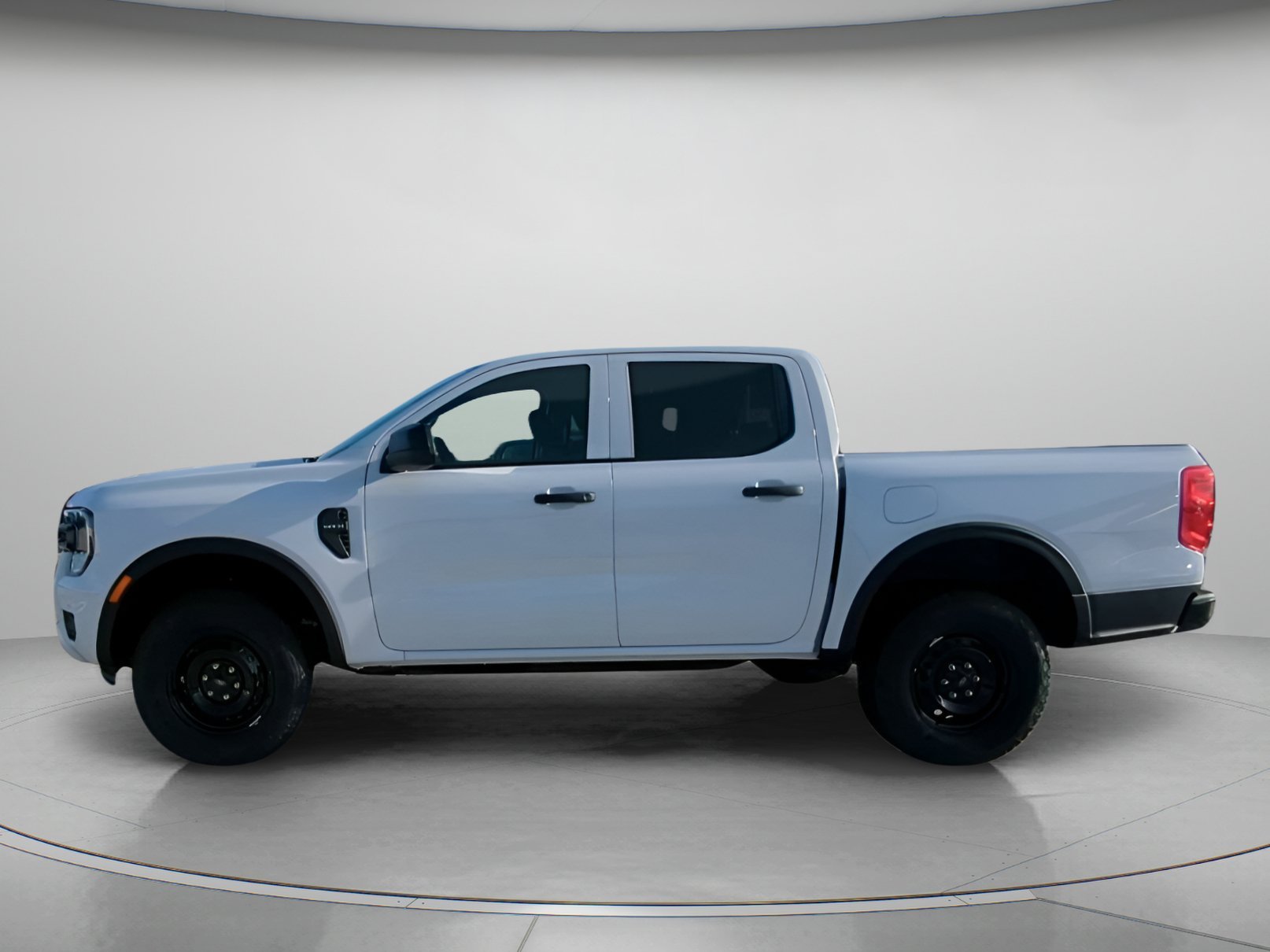 New 2026 Oxford White Ford XL image 13