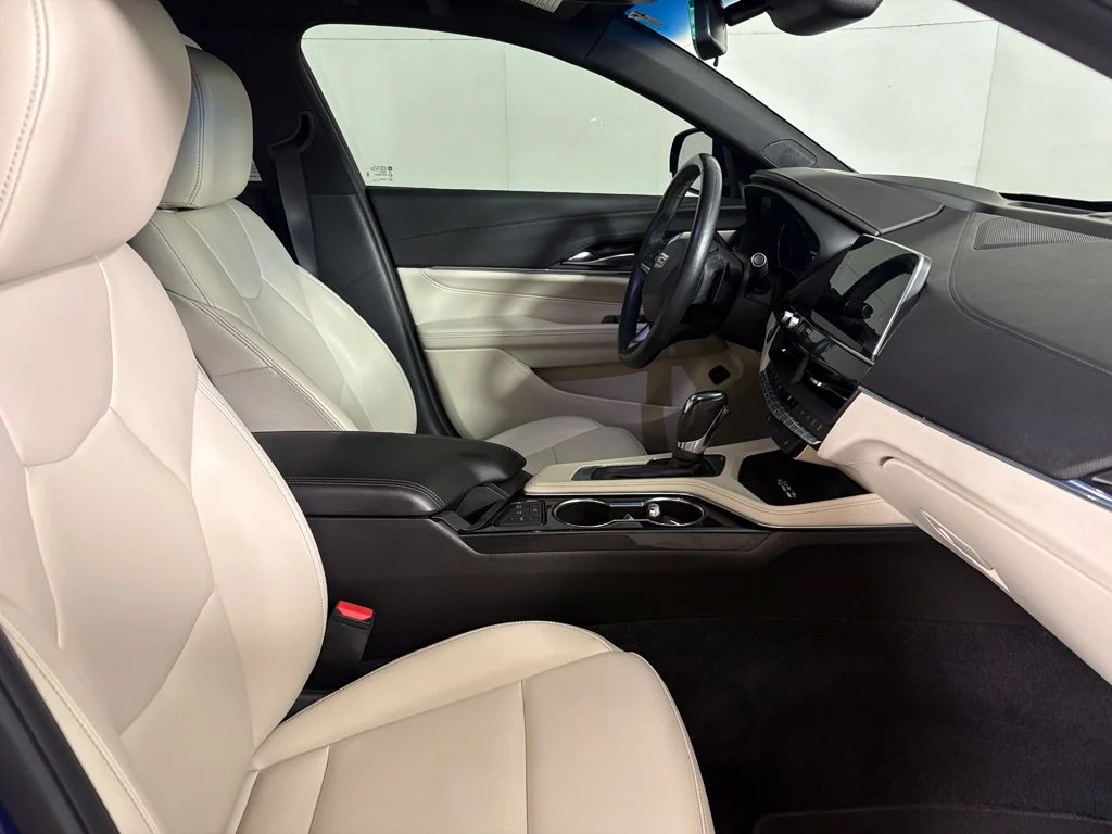 Used 2020 Blue Cadillac Luxury image 17