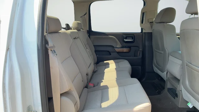 Used 2015 White GMC SLE image 23