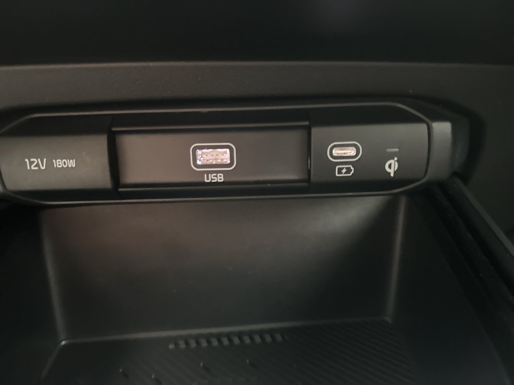 Used 2023 Cityscape Green Kia Wind image 24