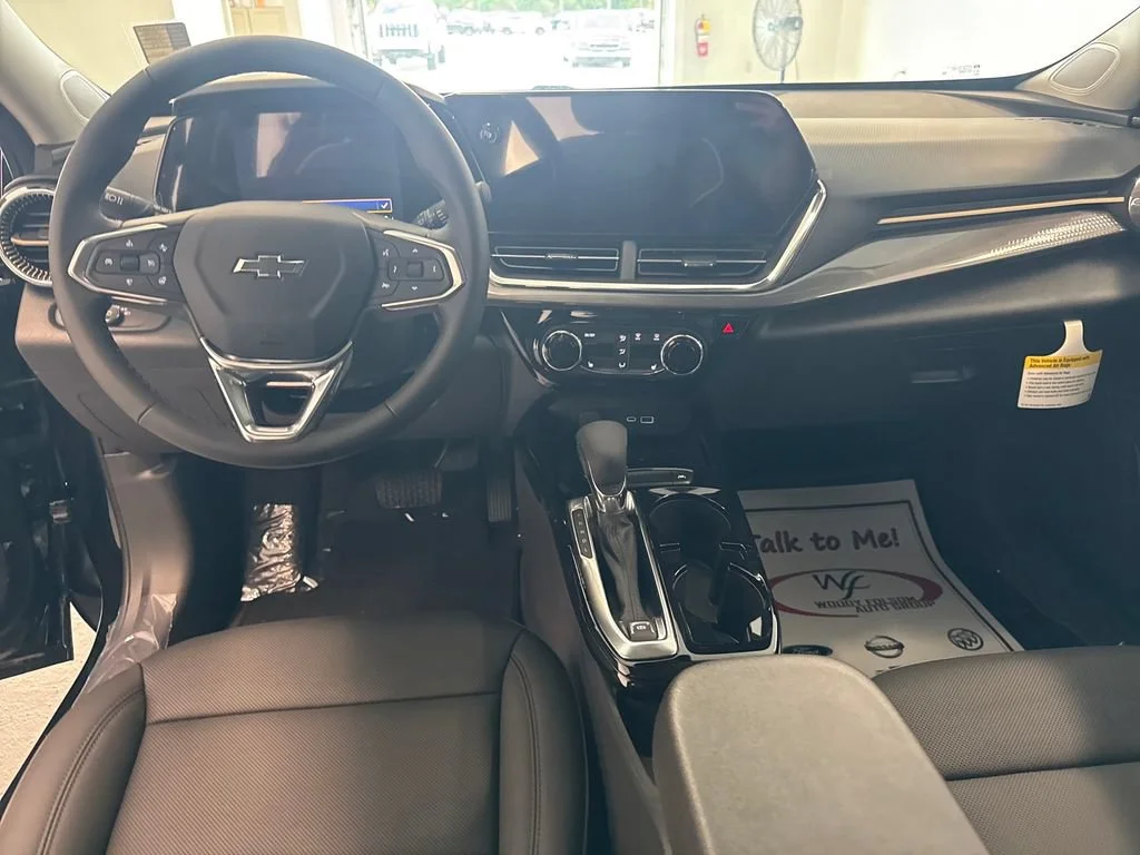 New 2026 Mosaic Black Metallic Chevrolet ACTIV image 14