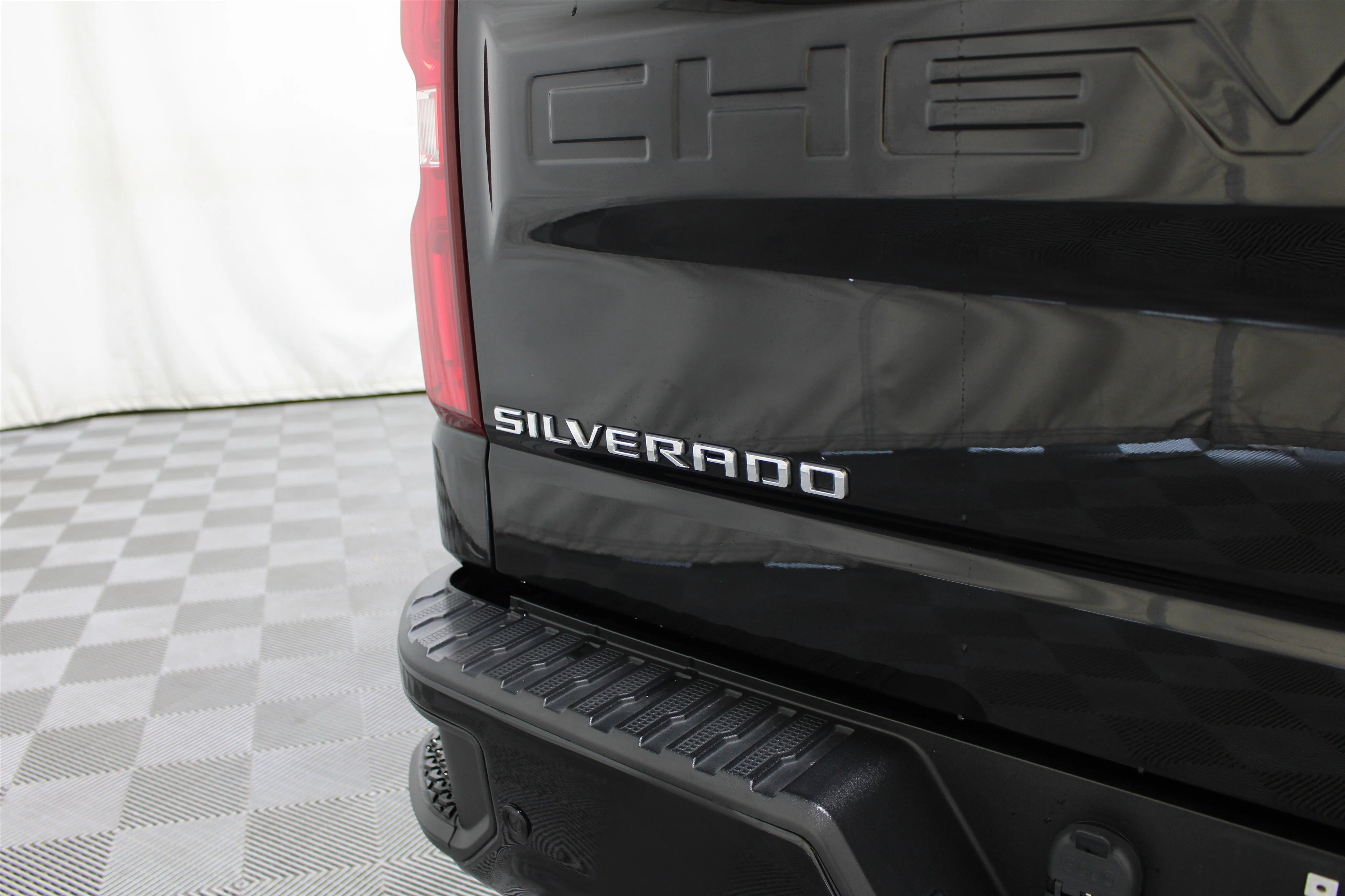 Used 2022 Black Chevrolet RST image 23