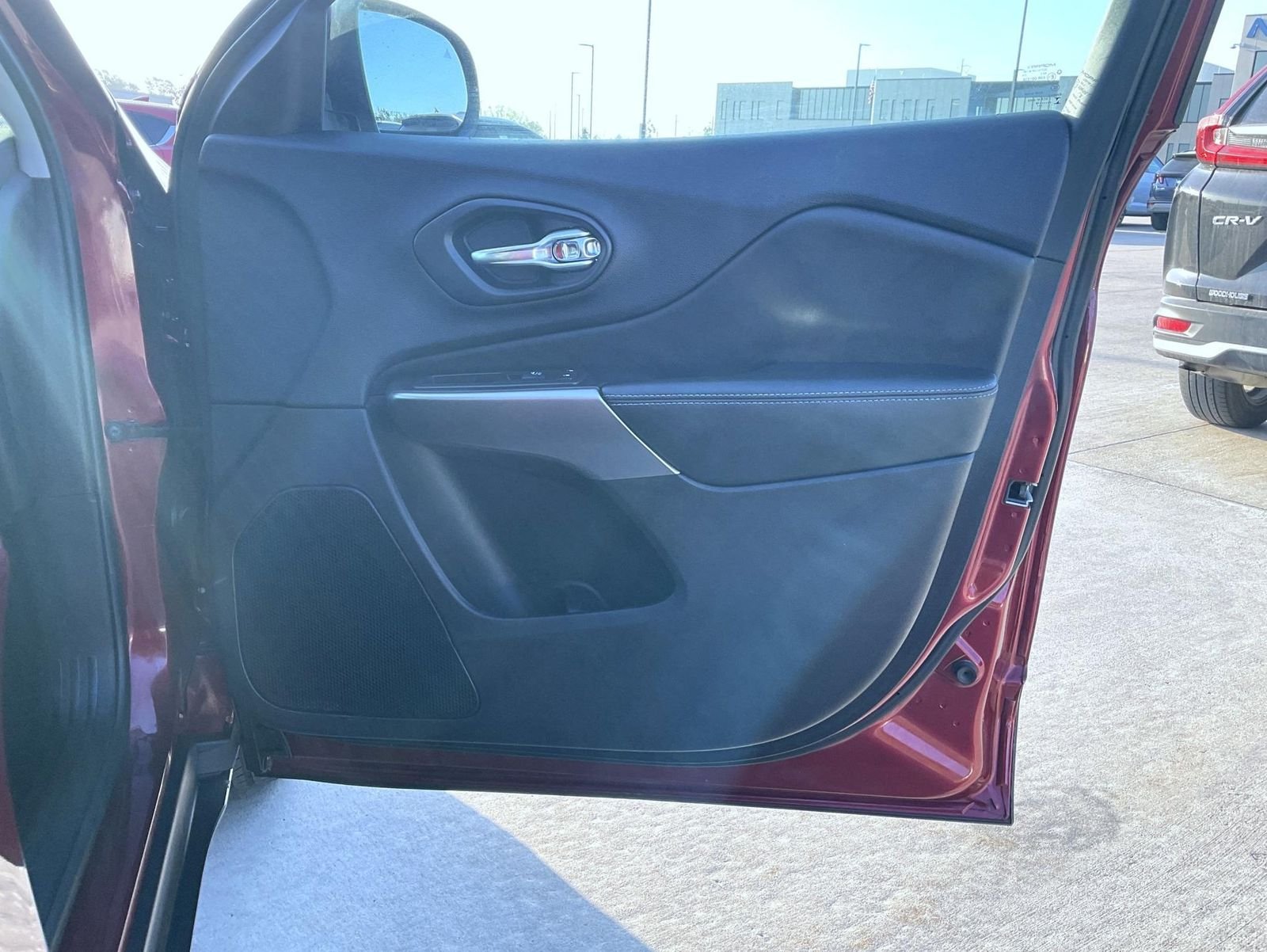 Used 2019 Red Jeep Latitude Plus image 17