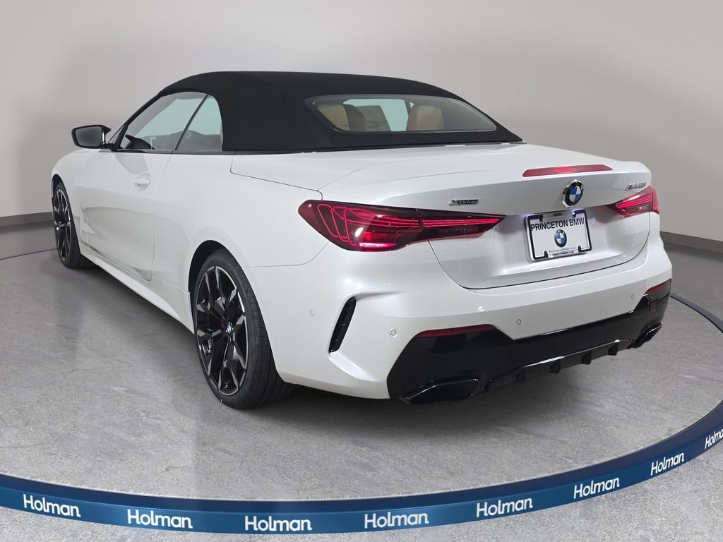New 2027 Mineral White Metallic BMW M440i xDrive image 7