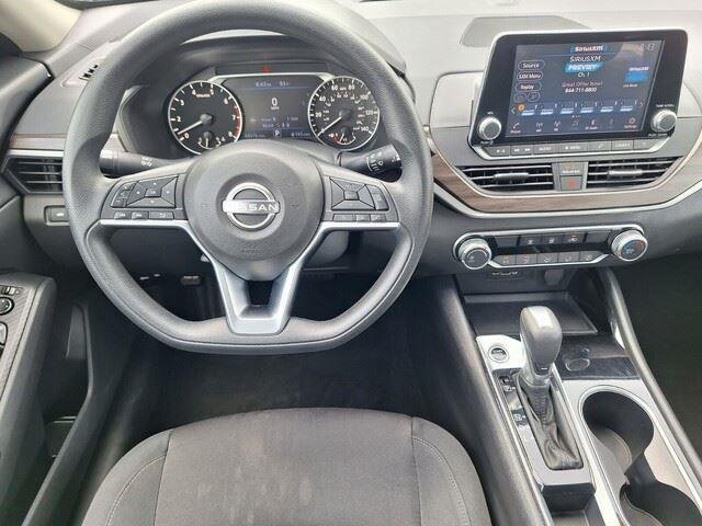 Used 2024 Super Black Nissan 2.5 SV image 22