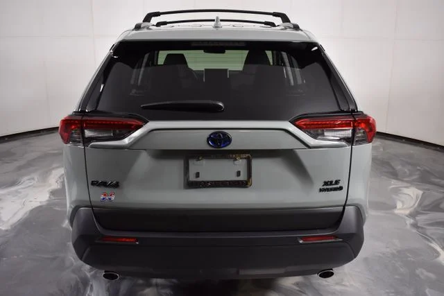 Used 2023  Toyota XLE image 9