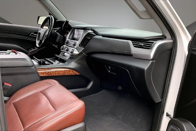 Used 2020 Beige Chevrolet Premier image 26