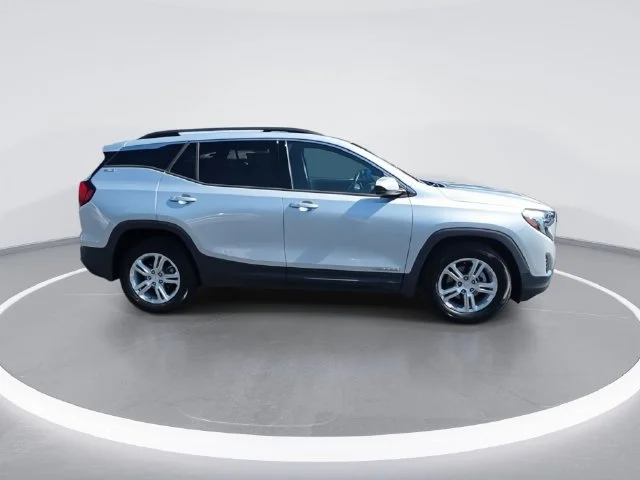 Used 2020 Silver GMC SLE image 9