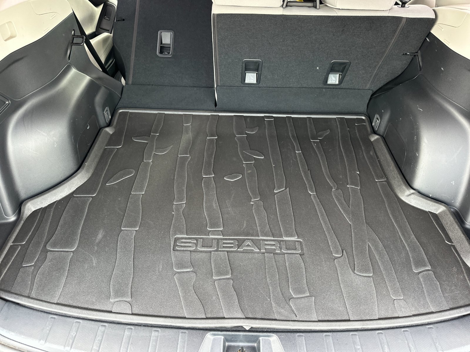 Used 2022 Green Subaru Base image 15