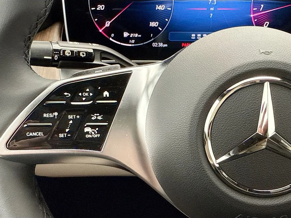 New 2026 White Mercedes-Benz GLC 300 image 11