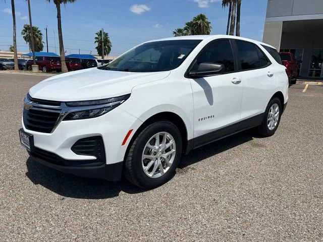 Used 2022 SUMMIT WHITE Chevrolet LS image 3
